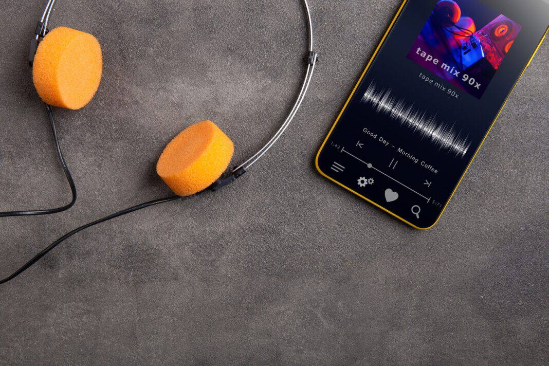 Listen,Music,Online,Concept,Streaming,Service,Player,App,On,Smartphone