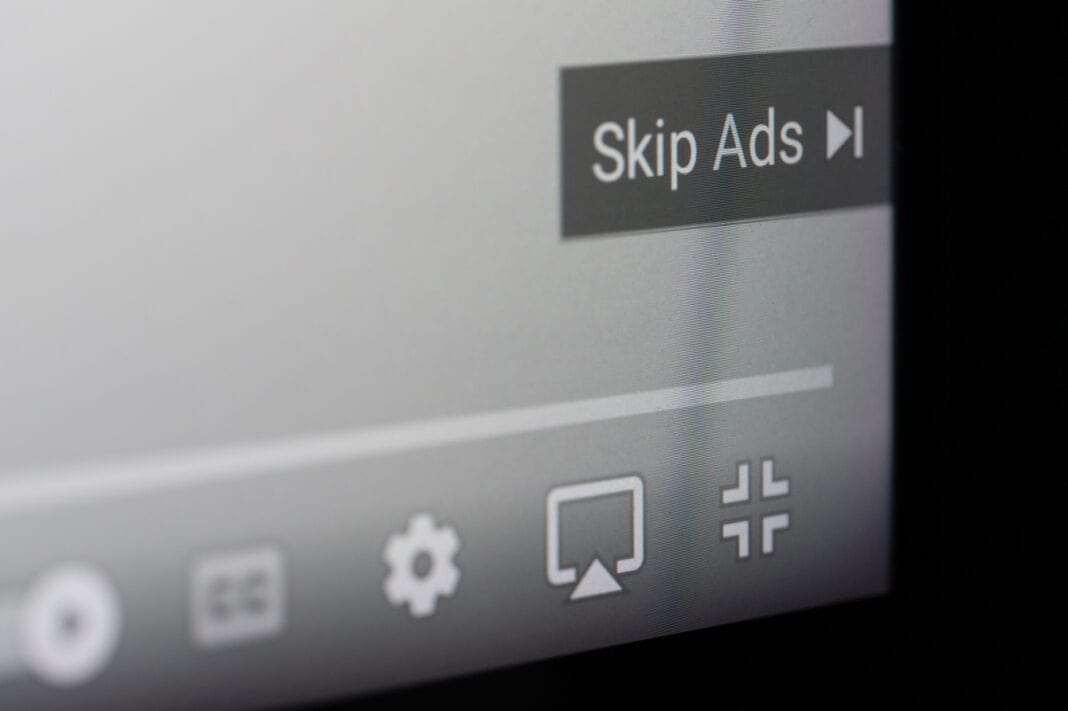 New,York,,Usa,-,September,19,,2022:,Skiping,Ads,In