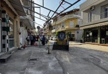 Αλλάζει όψη η πλατεία Ελευθέρνης στα Καμίνια – Ξεκίνησαν οι εργασίες ανακατασκευής με νέα επίστρωση και αστικό εξοπλισμό