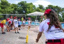 Ο Ε.Ε.Σ. ενημέρωσε 200 παιδιά της κατασκήνωσης του Δήμου Αθηναίων για την ασφαλή κολύμβηση (βίντεο)