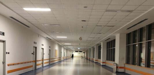 ΕΣΥ: Πρεμιέρα για τα επί πληρωμή απογευματινά χειρουργεία – Οδηγός για ραντεβού και οι 6 κατηγορίες κόστους